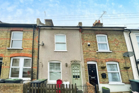Mead Road, Gravesend DA11 2 bed terraced house for sale