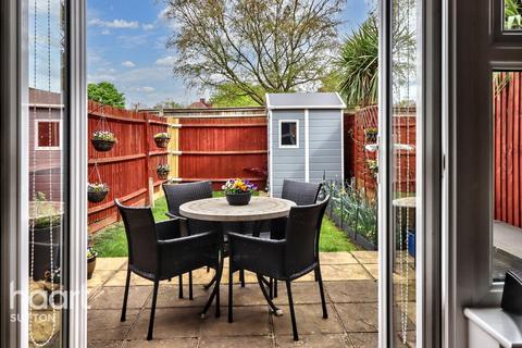 Malmesbury Road, Morden 3 bed end of terrace house for sale