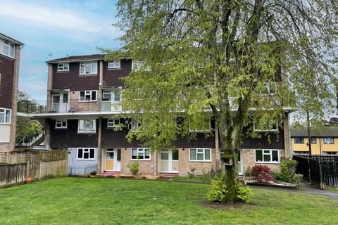 Kildare Close, Bordon, Hampshire, GU35 2 bed maisonette for sale