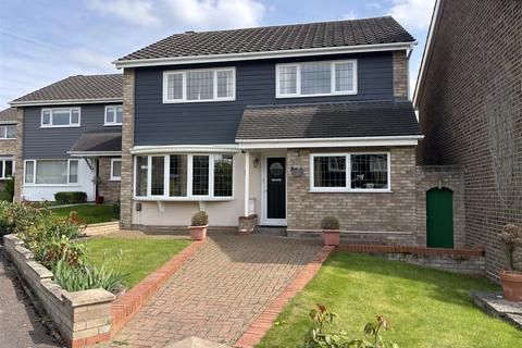 Bedford MK41 4 bed detached house for sale