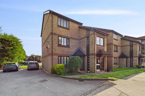 Bryanstone Road, Waltham Cross 1 bed flat for sale