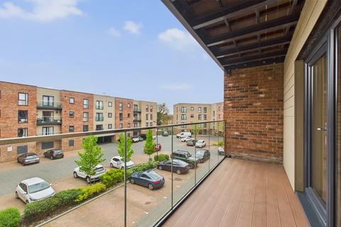 Harland Court, Bury St Edmunds IP32 2 bed apartment for sale