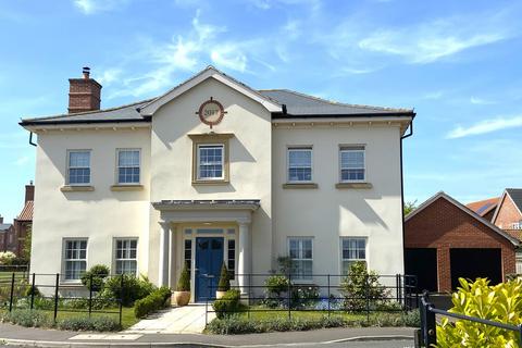 Woodpecker Avenue, Holt NR25 4 bed detached house for sale