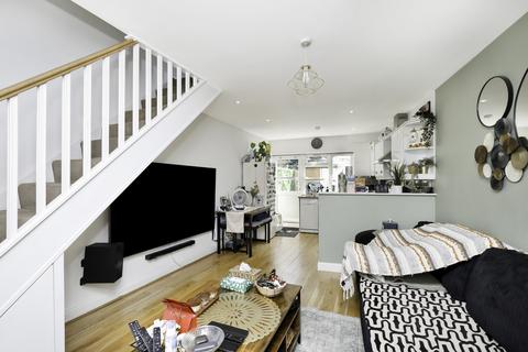 Shadwell Drive, Northolt, Greater London 2 bed end of terrace house for sale