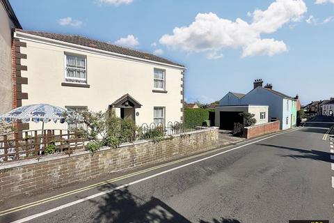 HIGH STREET, OLD WYKE VILLAGE... 3 bed cottage for sale