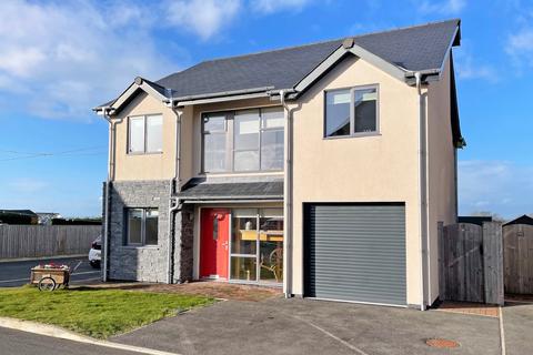 Ger Y Llan, Llandwrog, Gwynedd, LL54 4 bed detached house for sale