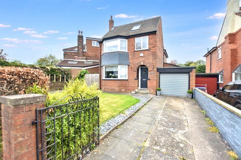 Knights Hill, Leeds, West Yorkshire 4 bed detached house for sale