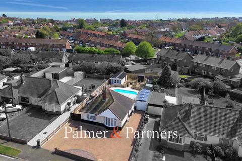 Mill Lane, Felixstowe, Suffolk, IP11 3 bed bungalow for sale