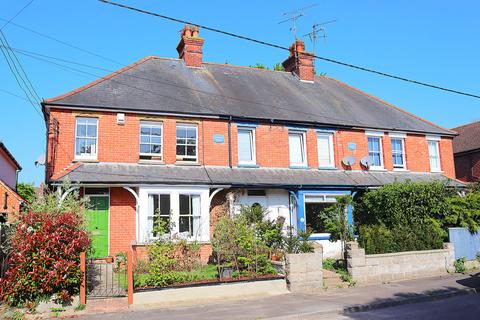 Elmsleigh Road, Farnborough GU14 3 bed semi