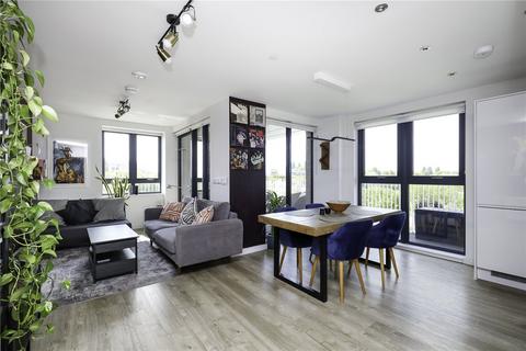 Lakeside Drive, London, NW10 3 bed apartment for sale