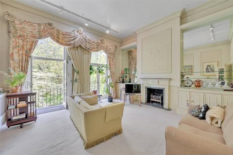 Randolph Crescent, Maida Vale... 2 bed apartment for sale