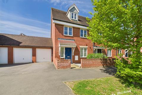 Moorcroft Lane, Aylesbury... 3 bed end of terrace house for sale