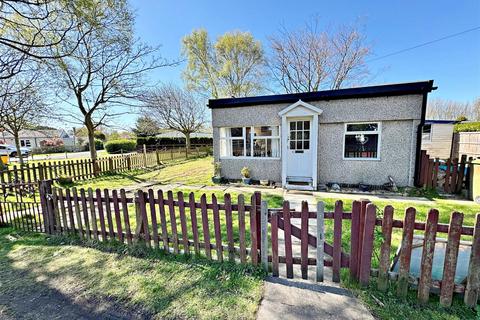 Humberston Fitties, Humberston... 2 bed chalet for sale