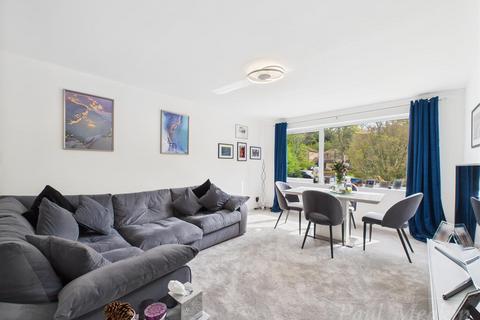 Hawkhirst Road, Kenley 2 bed flat for sale