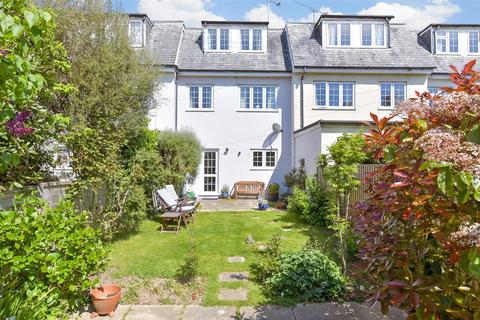 Western Road, Littlehampton, West Sussex 2 bed townhouse for sale