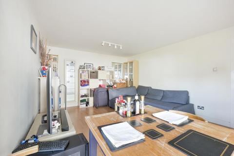 Barrier Point, London, E16 2 bed apartment for sale