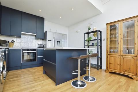 Jedburgh Road, Plaistow 2 bed flat for sale
