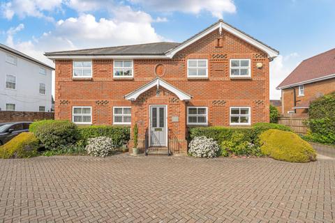 Ockham Road South, East Horsley, KT24 2 bed flat for sale