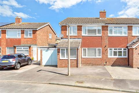 Fellmead, Tonbridge TN12 3 bed semi