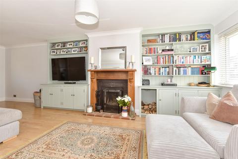 Fellmead, Tonbridge TN12 3 bed semi