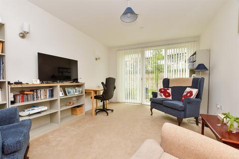 The Orpines, Wateringbury, Maidstone... 1 bed ground floor flat for sale