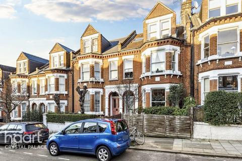 Kestrel Avenue, London 5 bed terraced house for sale
