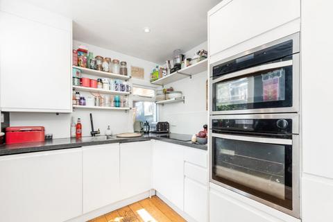 Chalford Road, Dulwich, London, SE21 2 bed terraced house for sale