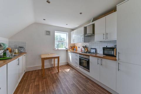 Whitworth Road, South Norwood... 2 bed flat for sale