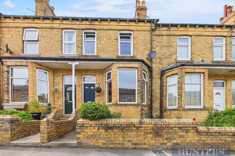 Elmville Avenue, Scarborough 2 bed terraced house for sale