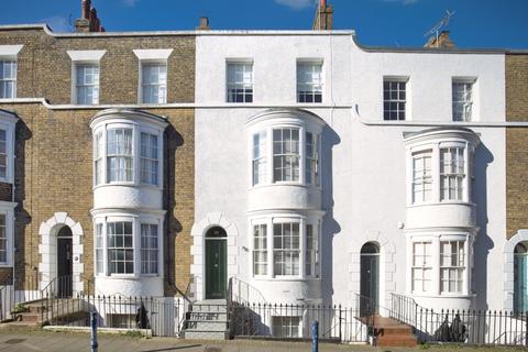 Abbots Hill, Ramsgate, CT11 3 bed house for sale