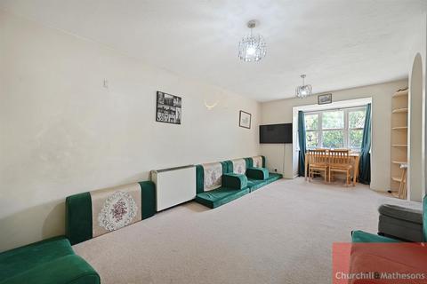 Anderson Close, North Acton W3 6YJ 2 bed flat for sale