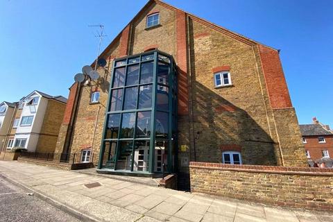 Clifton Road, Gravesend, Kent, DA11 1 bed flat for sale