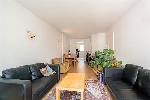 Coke Street, London E1 2 bed flat for sale
