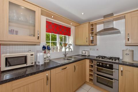 Holly Drive, Sheerness ME12 3 bed semi