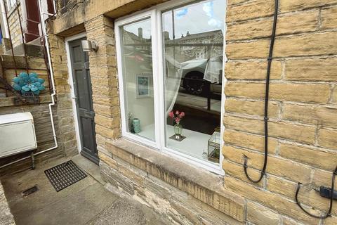High Street, Idle BD10 1 bed ground floor flat for sale