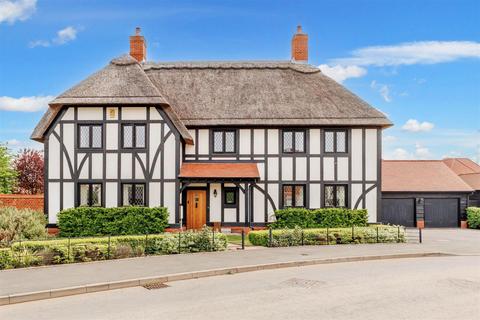 Kingshurst Gardens, Evesham WR11 5 bed detached house for sale