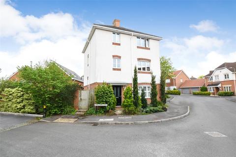 Great Marlow, Hampshire RG27 5 bed detached house for sale
