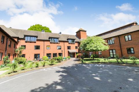 Church Road East,  Farnborough, GU14 2 bed apartment for sale