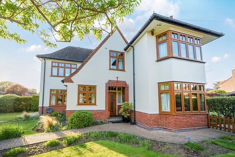 North Close, Ipswich, Suffolk 4 bed detached house for sale