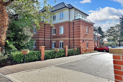 Beaulieu Road, Dibden Purlieu, SO45 2 bed apartment for sale