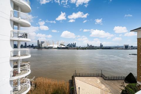 Pier Head Lock, London, E14 2 bed apartment for sale