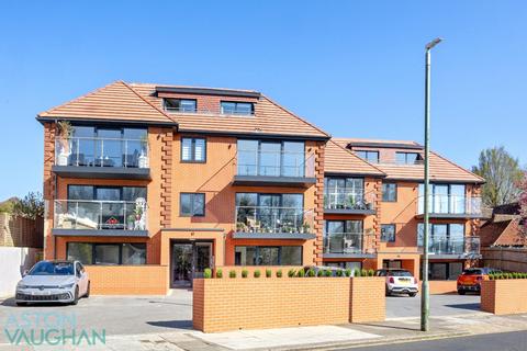 Goldstone Crescent, Hove BN3 2 bed apartment for sale