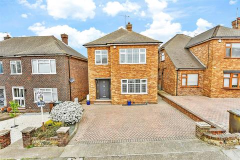 St. Francis Avenue, Gravesend DA12 3 bed detached house for sale