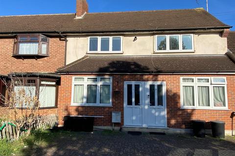Hood Walk, Romford 1 bed apartment for sale
