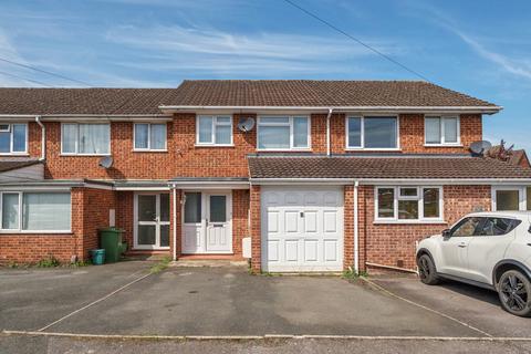 Stanwick Gardens, Gloucestershire GL51 3 bed terraced house for sale