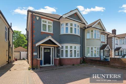 Great West Road, Isleworth, TW7 4PT 3 bed semi