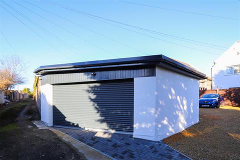 Kingsland Crescent, Barry Garage for sale