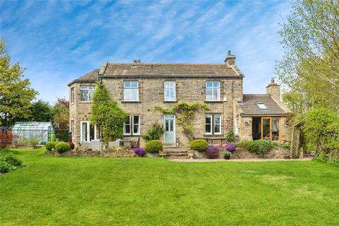 Glen Road, West Yorkshire BD16 4 bed detached house for sale