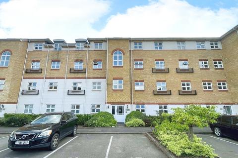Ogden Park, Bracknell, Berkshire 2 bed apartment for sale