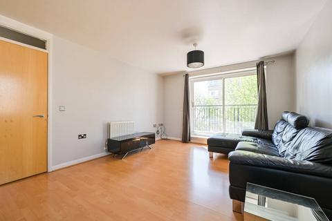 Bridge Court, Canary Wharf, London, E14 2 bed flat for sale